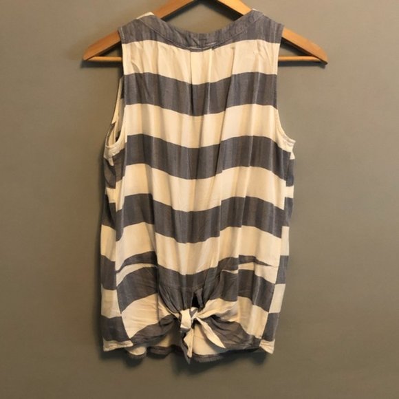 Tank Top Bundle!!! Four for the price of 1! - Picture 3 of 8